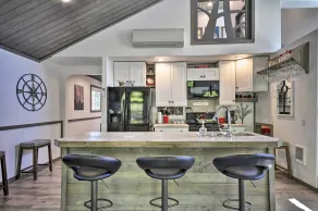 Floating Home on Columbia River w/ Provided Kayaks - Intérieur