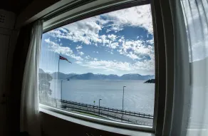 Lavik Fjord Hotel & Apartments - Udsigt fra værelset