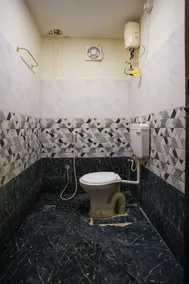 Alsha Inn - Bathroom
