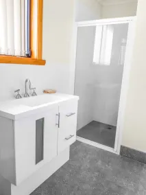 Carmens Inn - Bathroom