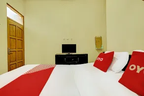 OYO 92406 Hotel Renata 1 - Room