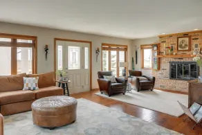 Tennis Court & Deck: Pet-friendly Charles City Gem - Intérieur