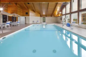 AmericInn by Wyndham Bay City - Piscine