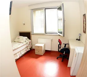 İkiz Palmiye Kiz Oğrenci Pansiyonu - Caters to Women - Hostel - Room