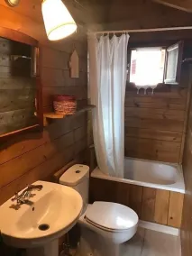 CAMPING PUIGCERCOS - Badeværelse