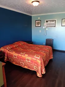Fraser Motel - Room
