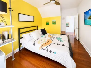 House 5863- Chicago's Premier Bed and Breakfast - Zimmer