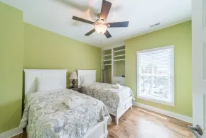 E Ashley 121 (B) - Habitación