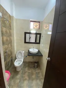 HOTEL SURYANSH UTTARKASHI - Salle de bain