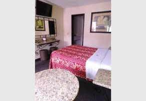 Hotel Descanso Inn - Room
