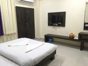 Hotel Shree Pratham Millan - Room