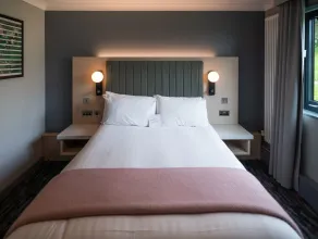 Warwick Conferences - Scarman - Room