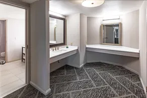 DoubleTree by Hilton Tulsa - Warren Place - Salle de bain