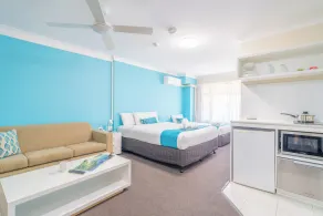 Byron Bayside Central Studio Apartments - Habitación