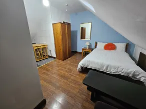 SnoozeDen Wellesley - Near to Slough Station - Room
