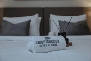 Knightsbridge Hotel and Suites  - Værelse