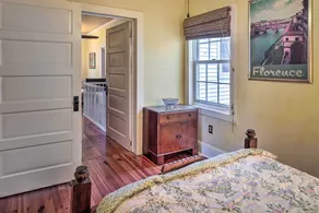 Vintage Louisiana Vacation Rental Home - Innvendig