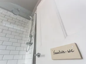 The Crown Guest House - Baño