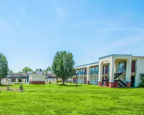 Econolodge - Basseng