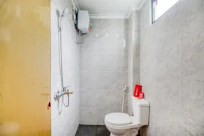 RedDoorz Syariah @ Babadan Baru Jakal - Baño