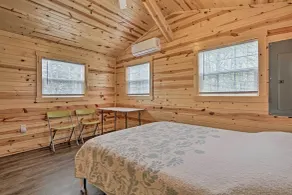 Cozy Bidwell Cabin w/ Deck: Trail & Creek Access! - Innvendig