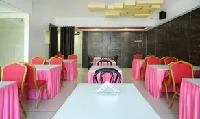Ark Inn  Residency - Restaurant