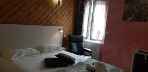 Logis hôtel restaurant les Carillons - Zimmer