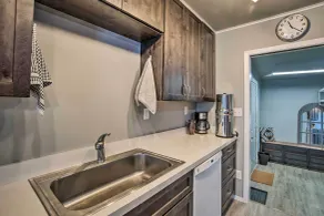 Cozy Cle Elum Cabin w/ 3 Acres & Stocked Pond - Interiør
