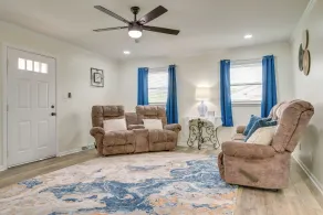 Hiking, Blackjack & More! Charming Home in Grover - Interni