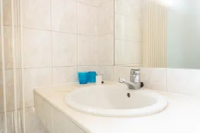 Hotel La Vieille Lanterne - Bathroom