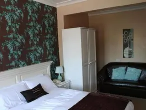 Beverley Inn & Hotel - Room