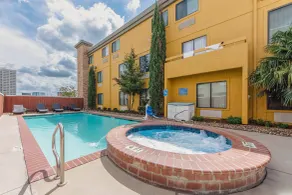 Comfort Inn Dallas Park Central - Pool