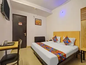 Hotel Vasundhara Grand - Chambre