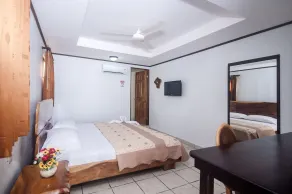 Cadillac Rock Beach Hotel - Room