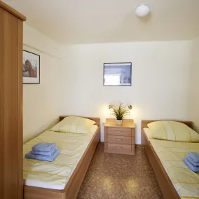 Traberhof - Landurlaub in seiner schönsten Form - freies Reiten inbegriffen - Hunde willkommen - Sauna im Haus - Kanuverleih - tolle Radwege - Deich in Sichtweite - Room