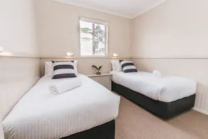 Clyde View Holiday Park - Room