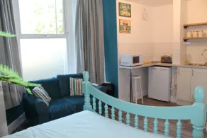 The Myriad - Habitación