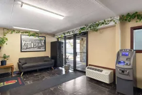 Super 8 by Wyndham Fort Mitchell Cincinnati Area - Hall