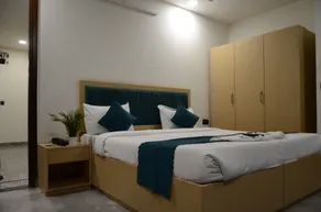 Leaf Studio Hospitalities Near Medanta - Zimmer