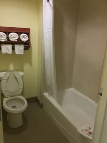 Super 8 by Wyndham Fairfield Tx - Badezimmer