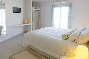 Lykomides - Room