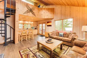 Private Peninsula! Modern-rustic Fall Lake Cabin - Innenbereich