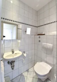 Hotel ADRIA München - Bathroom
