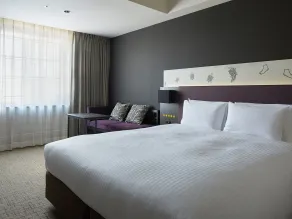 Mitsui Garden Hotel Kyobashi - Tokyo Station - Camera