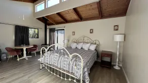 Fort Ross Lodge - Rum