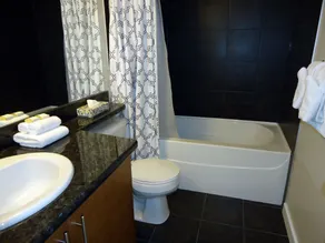 Lake Windermere Pointe by StayIn - Bathroom