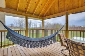 Cozy Solar-Powered Loft: Walk to Lake Champlain! - Interior