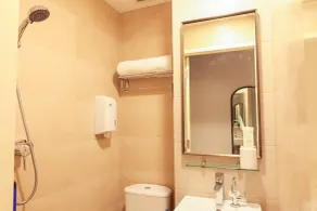 Newly Renovated - Days Inn by Wyndham Singapore Novena - Badezimmer