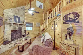 'wolf Ridge Lodge' w/ Hot Tub & Fire Pit! - Intérieur