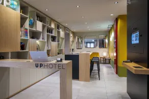 Up Hotel - Réception